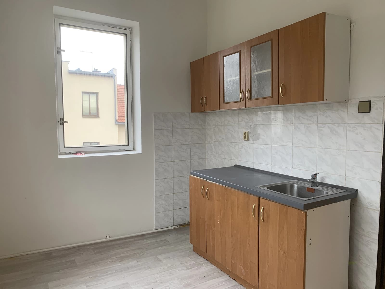 Pronájem bytu 1+1 v Kolíně, Sadová ul.